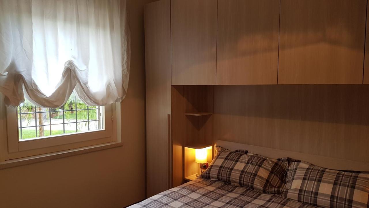Asso Bed & Breakfast Manerba del Garda Bagian luar foto