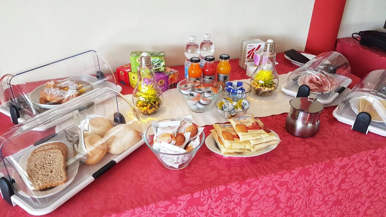 Asso Bed & Breakfast Manerba del Garda Bagian luar foto