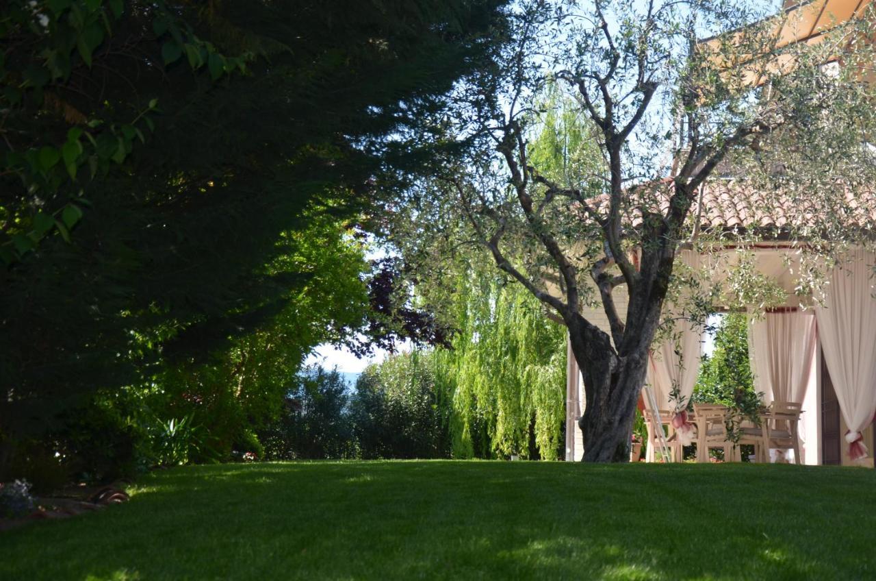 Asso Bed & Breakfast Manerba del Garda Bagian luar foto