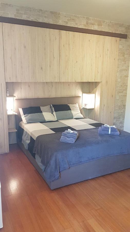 Asso Bed & Breakfast Manerba del Garda Bagian luar foto