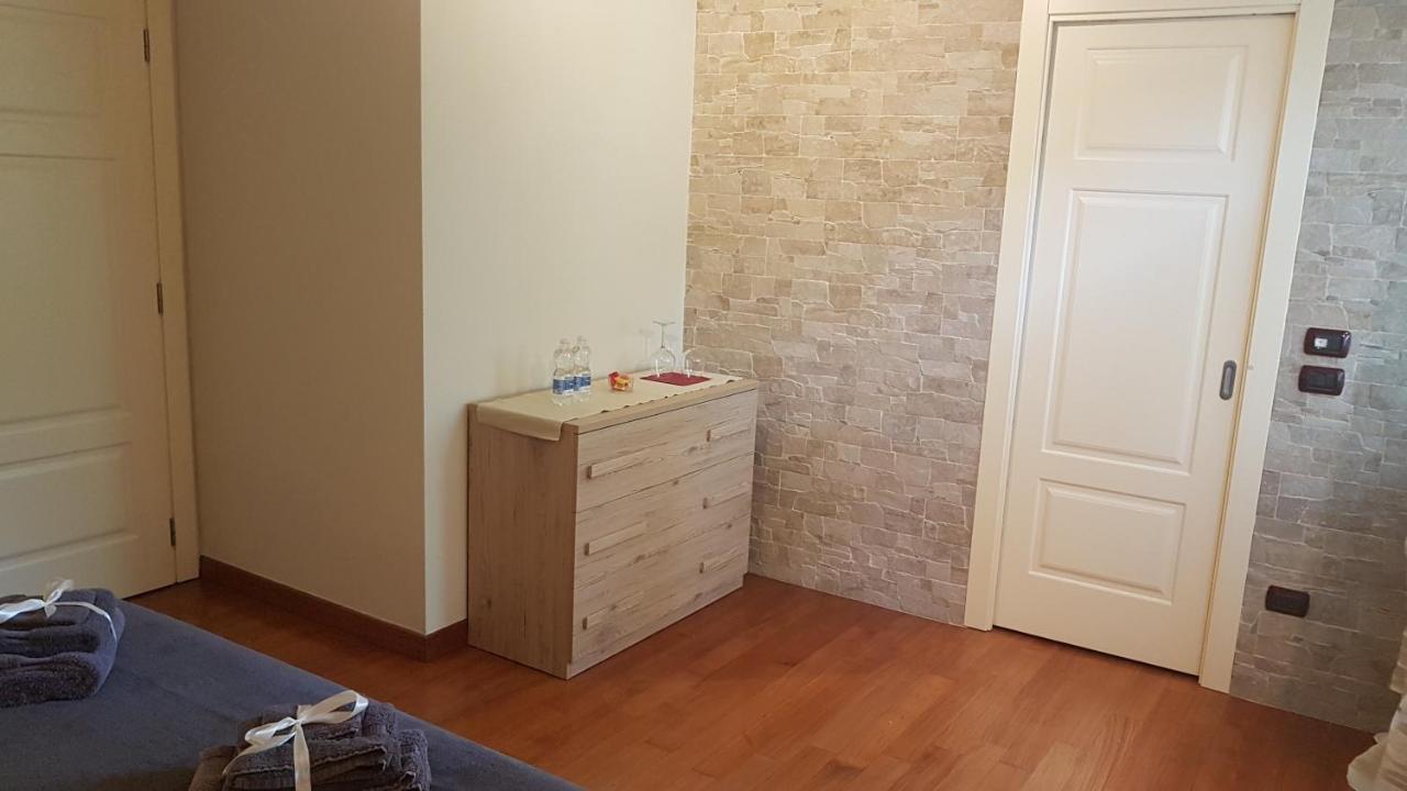 Asso Bed & Breakfast Manerba del Garda Bagian luar foto