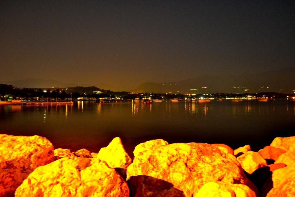 Asso Bed & Breakfast Manerba del Garda Bagian luar foto